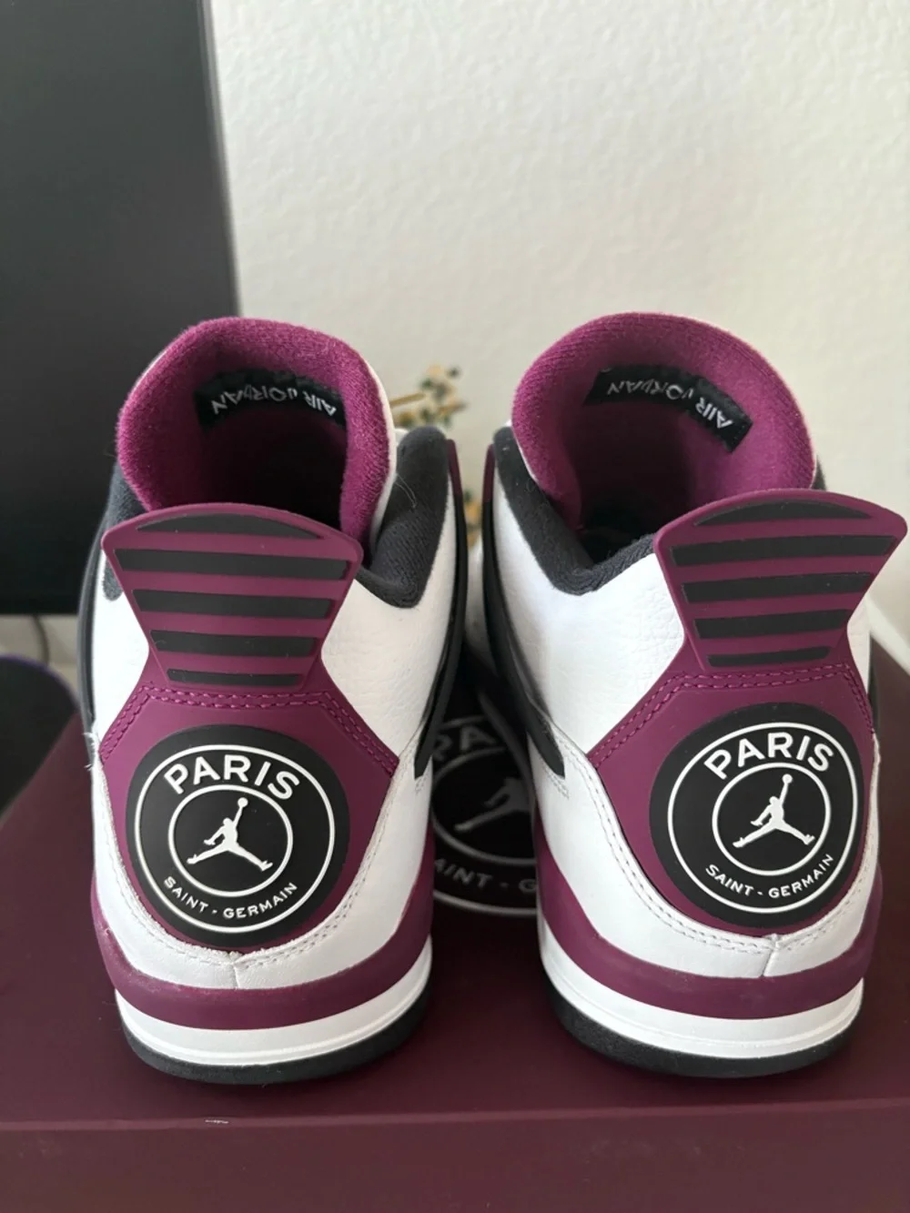 Jordan 4 Retro PSG Paris Saint-German